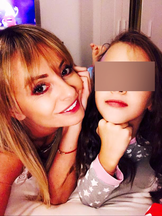 Ex-ul ANDREEI MANTEA, mega-scandal cu fosta soţie, cunoscutul manechin ALEXANDRA BĂDESCU! ”Şi-a abandonat fetiţa! Marele milionar nu-i dă copilei nici o pensie de… 150 de lei!” Intrat de curând în politică, ANDREI ŢÎRDEA se laudă cu o viaţă de lux, dar şi-a ”uitat” complet fosta familie!