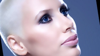Catalina Toma revine in muzica! Asculta aici noul single, "Boy toy"