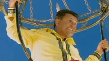 Nea Marin a facut atac de panica la Serviti, va rog!: Va ia mama dracu' de italieni cu circul vostru!- Vezi cum a stat cocotat la 10 metri timp de 40 de minute!