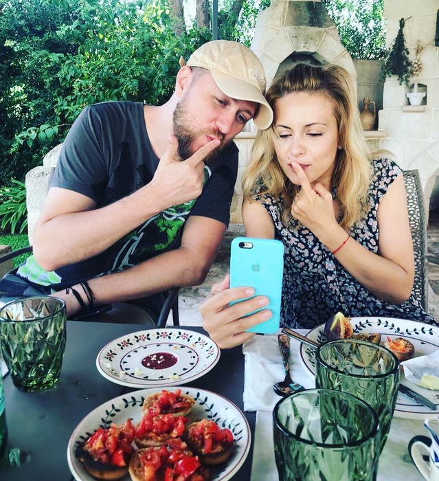 N-o să-ți vină să crezi ce rochie a purtat Simona Gherghe la nunta ei cu Răzvan Săndulescu!