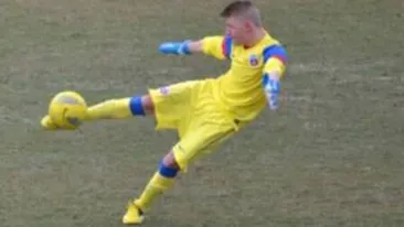 Un fotbalist de la Steaua, BATUT cu bestialistate de mai mulţi colegi! Sportivul se afla internat in stare grava