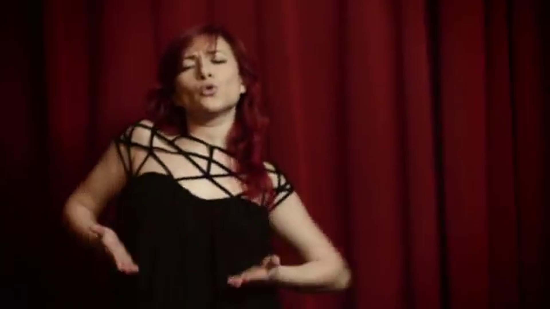 Cea mai tare parodie la piesa "Minim 2"! Veveriţa lui Măruţă e de vină! "Şaorma se face cu usturoi, mirosul rămâne între noi"