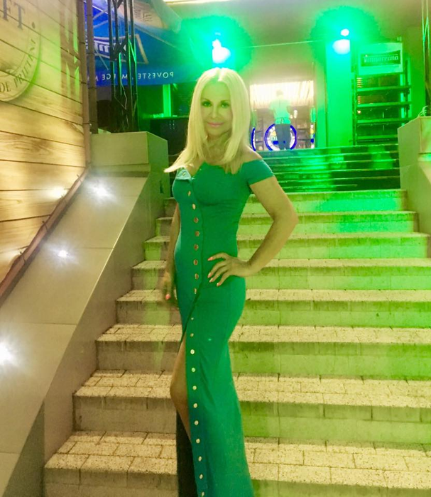Ce bine arată mama lui Dan Bălan! „Tanti Ludmila” s-a pozat în costum de baie la 60 de ani!