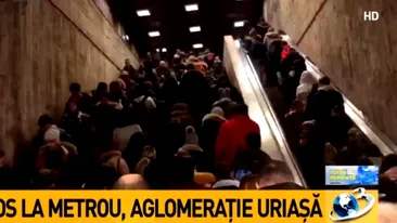 Aglomerație uriașă la metroul din București din cauza vremii nefavorabile