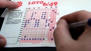 Mesajul dintr-o agenție Loto face furori pe Internet: ”Cine mai fură pixuri din agenție...”