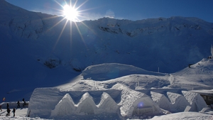 Preturi care te-ngheata la Ice Hotelul de la Balea Lac! 400 de lei camera, 250 de lei masa!