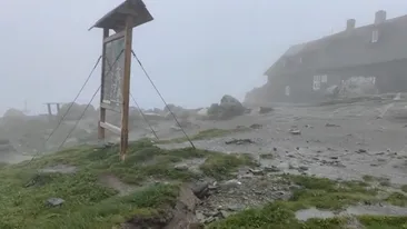 A nins la munte în toiul verii! Anunțul îngrijorător făcut de meteorologii ANM
