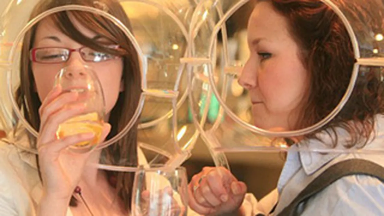 Acvariul care iti permite sa faci conversatie in club