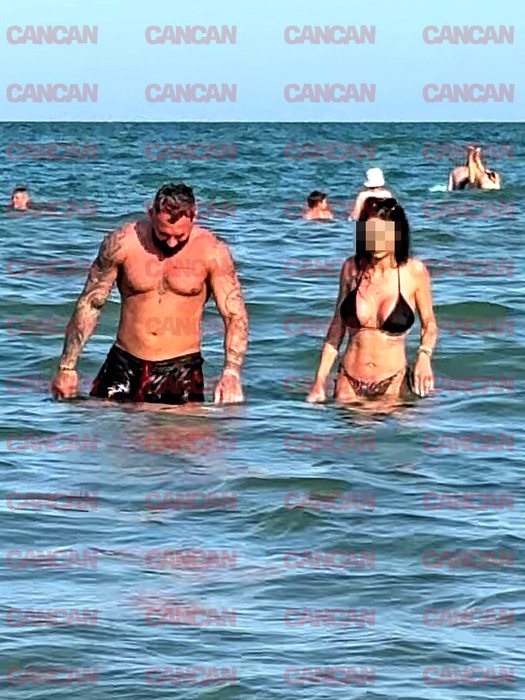 Romeo Vasiloni a mers la mare cu o brunetă