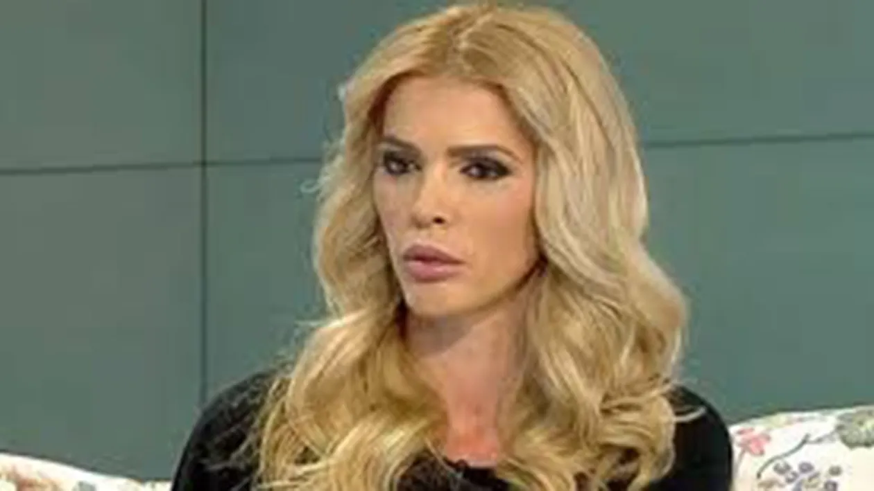 Alina Borcea a parasit Capitala! Unde se refugieaza blonda impreuna cu cei doi copii!