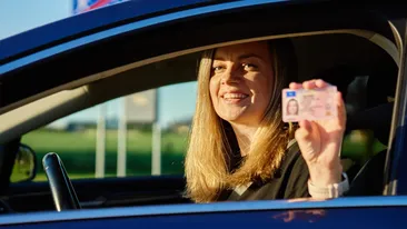 Categoria de tineri din România care pot face școala de șoferi gratis. Cine acoperă finanțarea