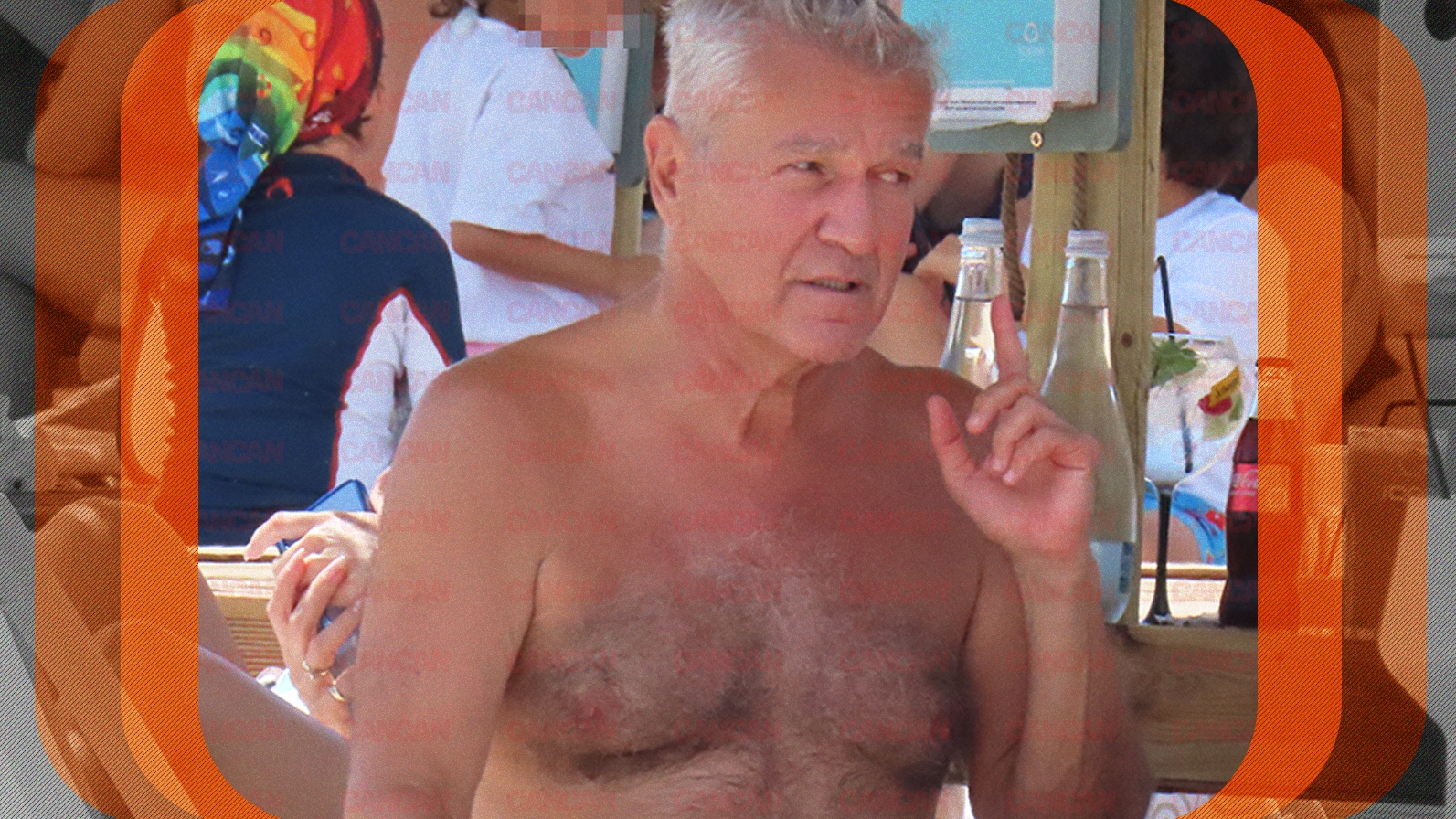 „Don” Bittman (64 de ani), la bustul gol, a făcut un șpriț corespunzător în Mamaia. Companie selectă și discuții la nivel înalt, direct de pe șezlong