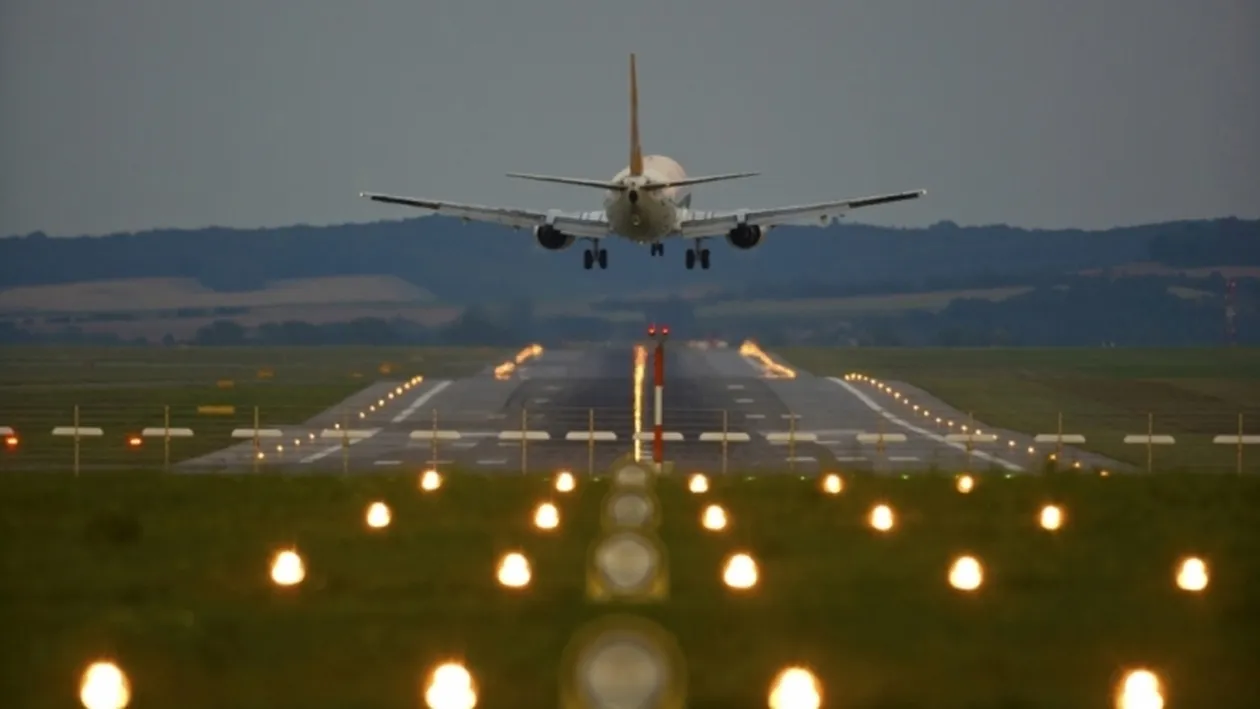 Aproape de o tragedie aviatică! A ieşit de pe pistă, la aterizare, şi...