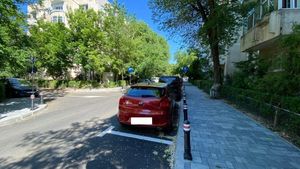 Un loc de parcare în Buzău a ajuns să coste 10.000 de lei. Autoritățile și-au dat seama de penibilul situației: „Este într-adevăr o problemă!”