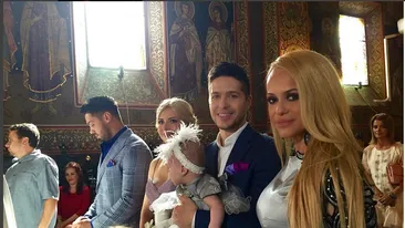 Tensiuni la botezul fetiţei ANDEI ADAM! Vedeta a plâns la creştinarea micuţei EVELIN