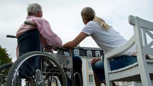 De necrezut! Ce salariu primește o badantă româncă în Italia, acum în 2024, de fapt