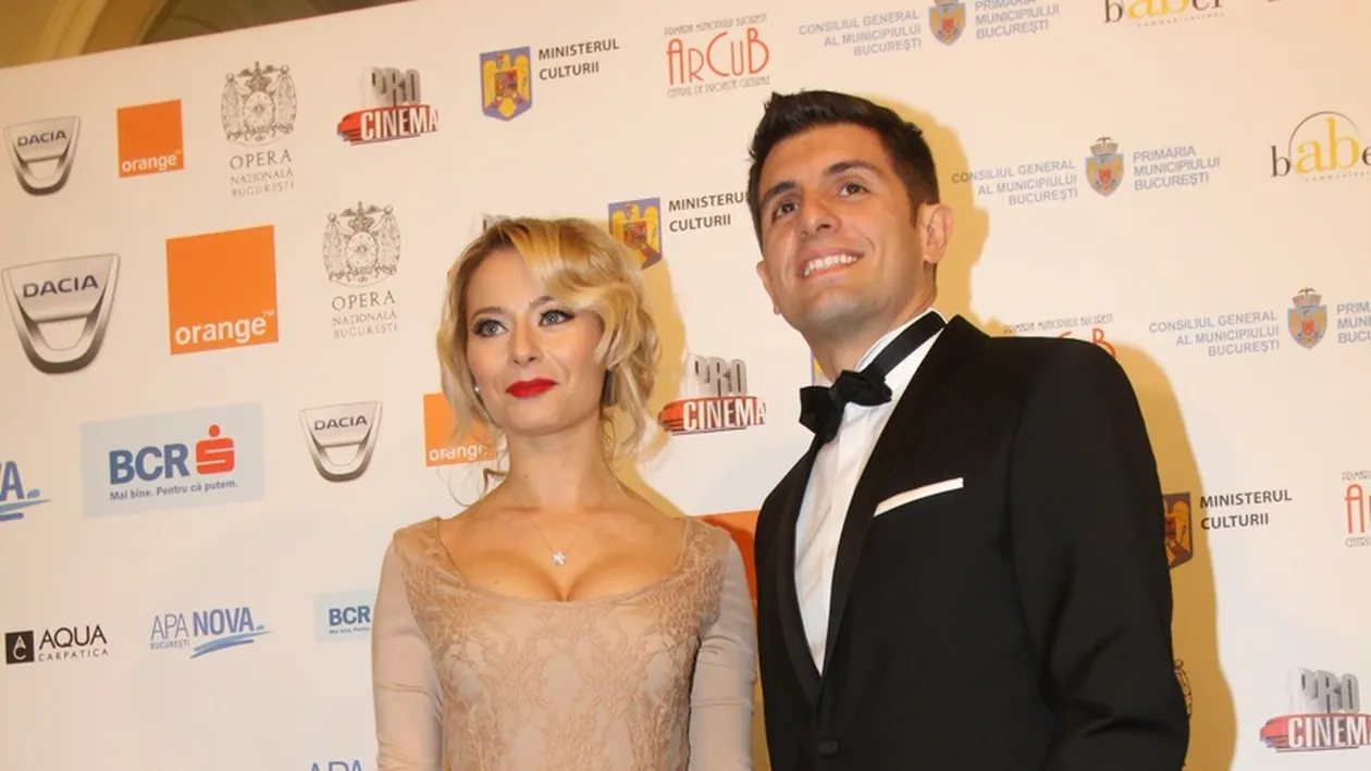 Cosoi si Cosmin, din ce in ce mai aproape de altar! Weekend-ul acesta iubitul blondei va da ochii in premiera cu “mama-soacra!