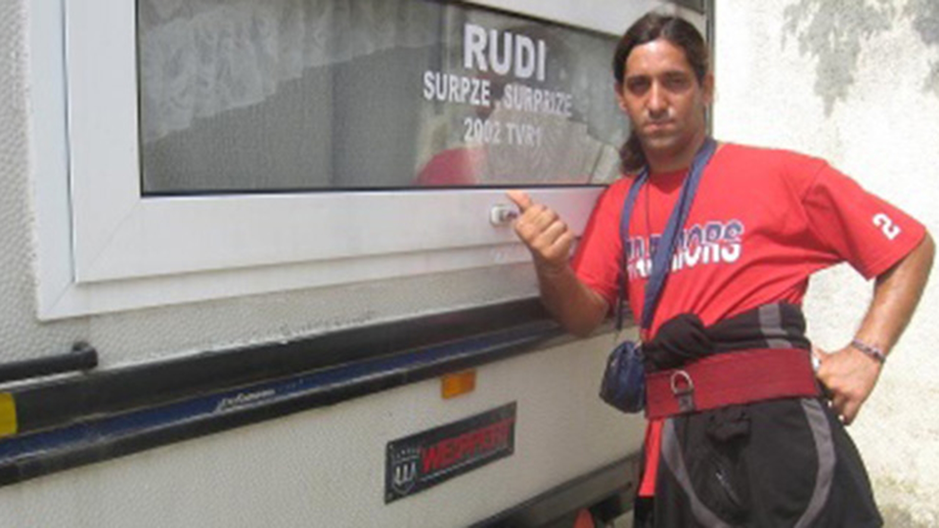 Rudy, omul-tir, vrea sa faca inconjurul Europei carand doua remorci dupa el!