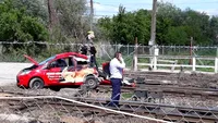 Un tânăr din Dej și-a văzut moartea cu ochii! Mașina în care era a fost spulberată de un tren