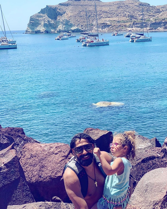 Connect-R și Misha din nou împreună! Cei doi au plecat într-o vacanță de vis împreună cu fetița lor