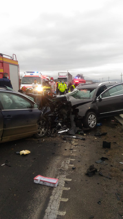 Accident grav pe DN1! Două persoane au murit și alte trei au fost rănite
