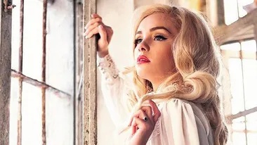 MARIA CONSTANTIN, apariţie de senzaţie la nunta lui HONORIUS PRIGOANĂ. A purtat o rochie c-un decolteu ameţitor şi..