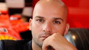 Se apropie Craciunul, iar el e tot timpul trist! Nici magia Sarbatorilor nu a reusit sa-i aduca zambetul pe buze lui Andrei