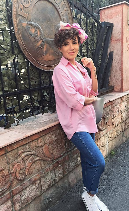 NICOLETA NUCĂ şi-a schimbat look-ul! Cum arată cântăreaţa de când a intrat în tabăra roşcatelor