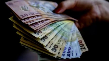Românii care iau primă de MURĂTURI! Cine încasează extra 2.000 de lei