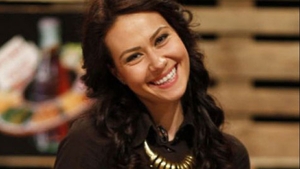 Iti era dor de "Casnica de la MasterChef"? Uite ce unghii sclipitoare si-a facut Andreea Moldovan! Iti plac?