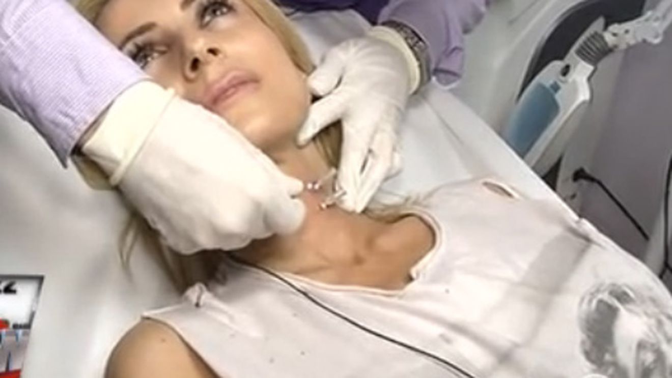 Daniela Gyorfi si-a anuntat doctorul ca refuza sa-si taie nasul! Vezi cine a determinat-o sa renunte la mult-asteptata operatie!