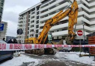 Bărbatul care s-a aruncat de la etajul 10 cu fiica sa de trei luni şi jumătate în braţe lucra în domeniul IT. “A căzut pe o mașină, nu am putut să mă uit!”