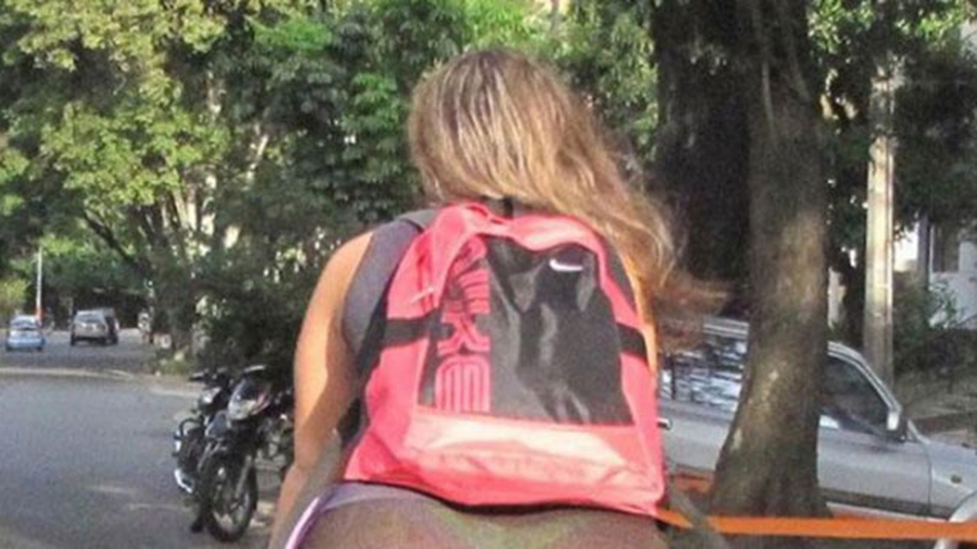 Imaginea care te va ingrozi! Toti soferii au huiduit-o de disperare! Vezi ce au surprins pe strazile din Capitala