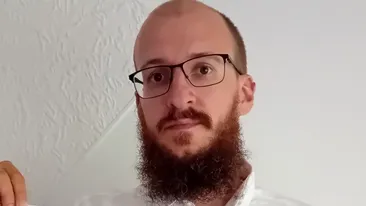 L-a urmărit o țară întreagă la televizor, iar acum e de nerecunoscut. S-a schimbat radical în 10 ani