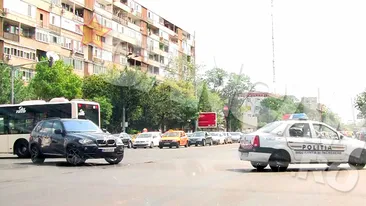 Andreea Marin, la un pas sa dea de belea! A executat o manevra gresita si a ajuns sa fie urmarita de politie! Imagini-marturie