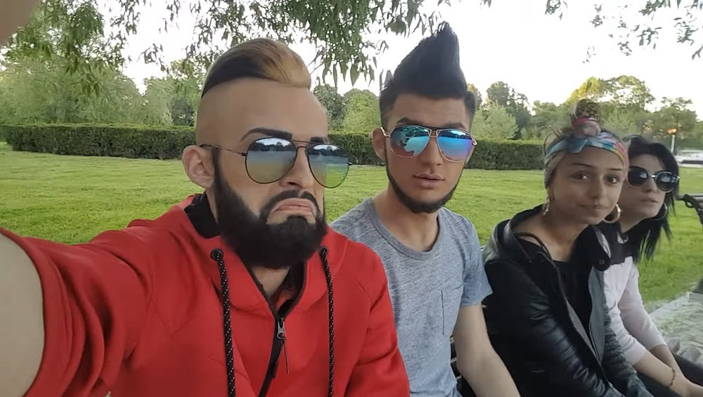 Malone și Roby Roberto, în viața reală! Ipostazele în care apar doi tineri care seamănă cu celebrele personaje din filmele lui Mihai Bendeac: „Am ieșit cu iubitele. Lumea cataloghează aiurea!”