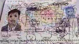 Un copil de 4 ani i-a facut de comanda pasaportul tatalui sau! Au ramas amandoi blocati in Coreea de Sud!