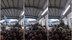 Lecția de bunătate dată de o bătrână care vinde în piață! Cum a reacționat după ce un tânăr i-a oferit 100 de lei pentru 1 kg de cartofi: „Nu primesc bani nemunciți”