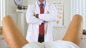 Cum reușea un medic ginecolog din Iași să profite de fiecare pacientă care îi trecea pragul. Autoritățile au scos totul la iveală
