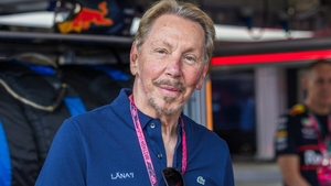 Larry Ellison, la un pas de a deveni cel mai bogat om din lume. Afaceristul ar putea depăși averea spectaculoasă a lui Elon Musk!