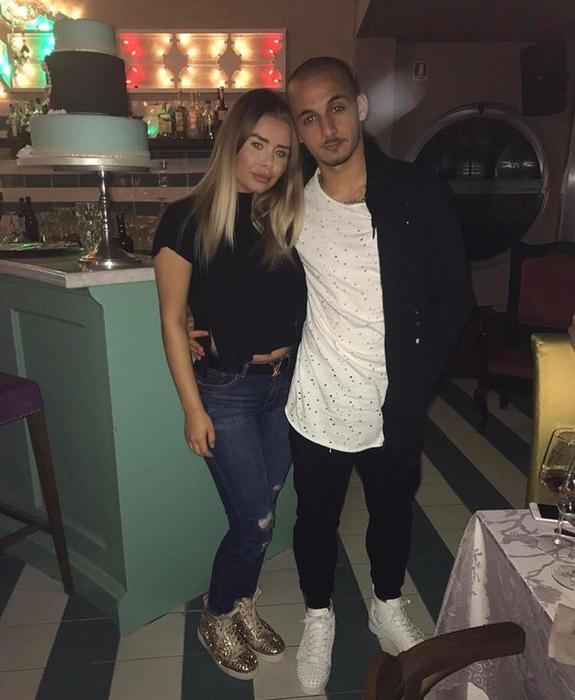 Alex și blonda lui, într-una dintre vacanțele pe care le-au petrecut împreună
