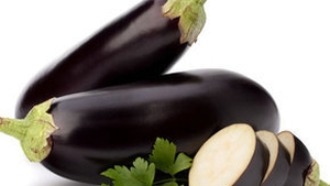 Care sunt beneficiile vinetelor şi de ce este bine să le introducem în alimentaţie! 