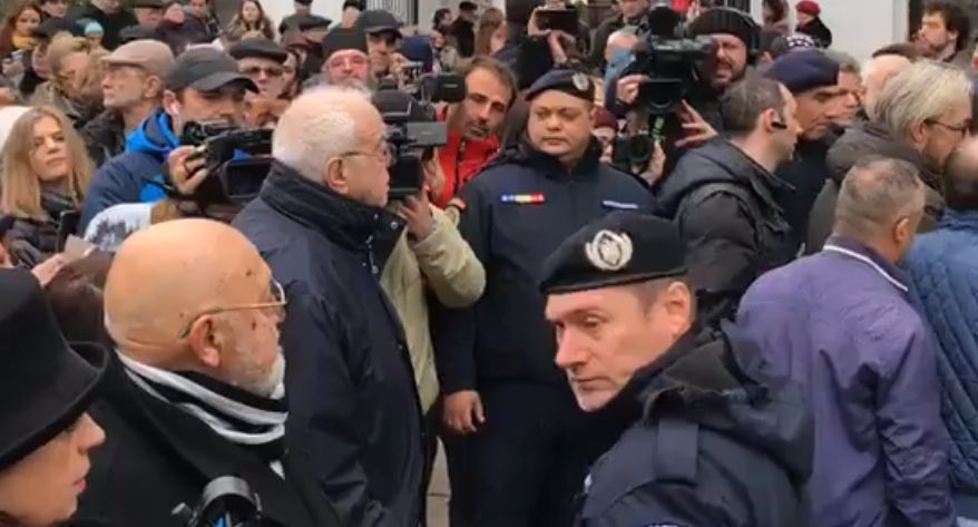 Deşi nu se simte bine, Arşinel a venit la înmormântarea Stelei Popescu