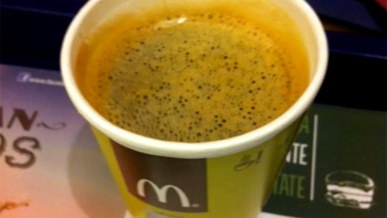 Ce conține, de fapt, cafeaua de la McDonalds. Mulți români beau asta în fiecare zi