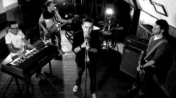 Animal X i-a cucerit pe moldoveni! Single-ul "Doar tu si eu" se afla de doua saptamani pe locul 1 la Discovery FM!