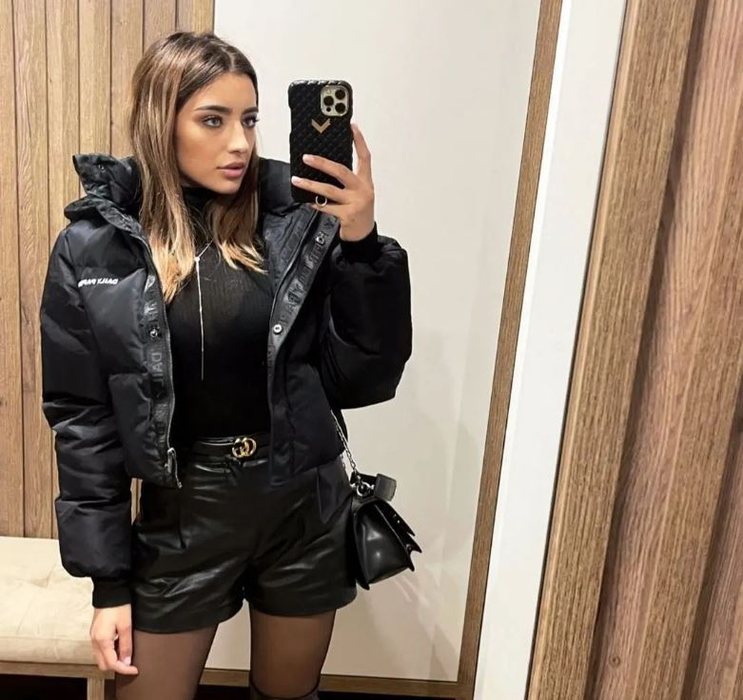 Iubita lui Dennis Man, fotbalistul aflat pe lista lui AC Milan, o adevărată bombă-sexy! Fotografii incendiare cu Alexandra Ionela, fostă Miss Arad în 2014| GALERIE FOTO