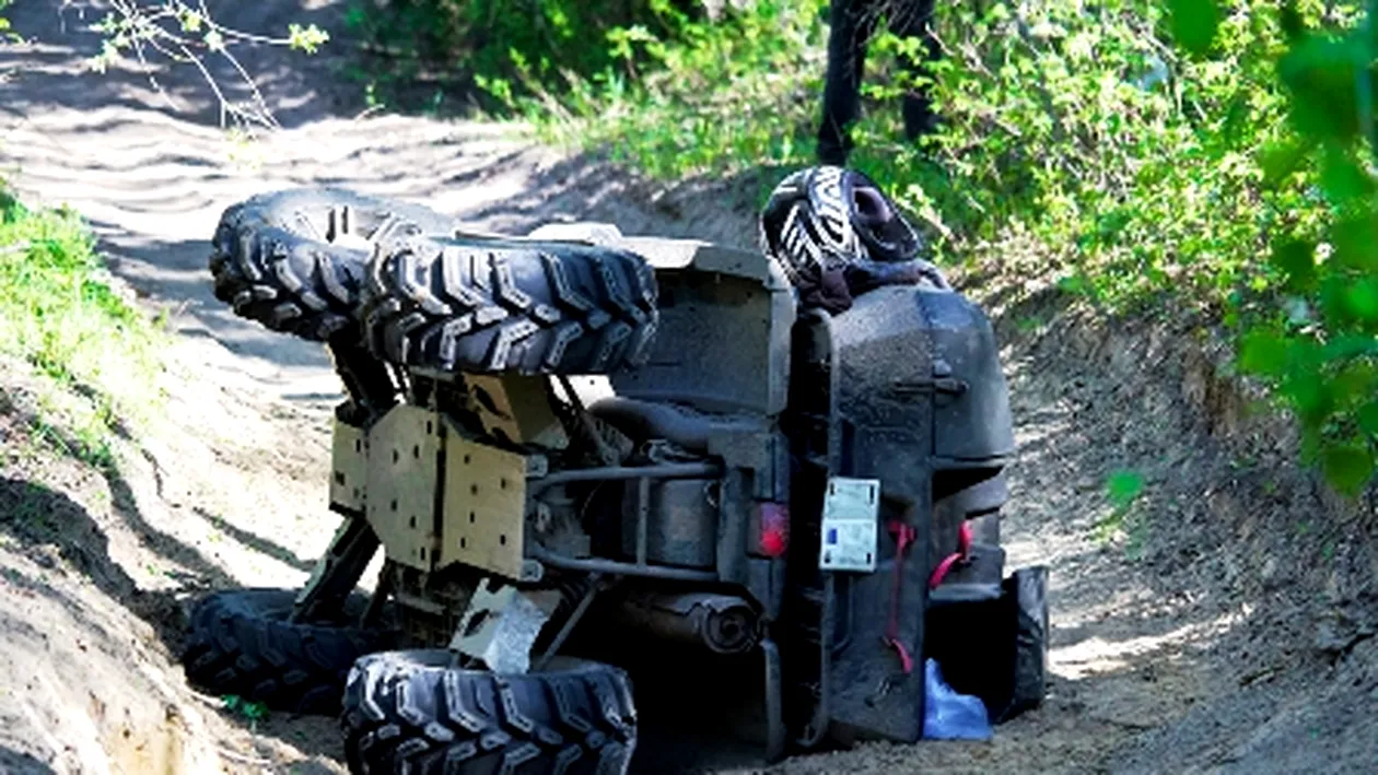 Bistrița: Un bărbat de 63 de ani a murit după ce s-a răsturnat cu ATV-ul