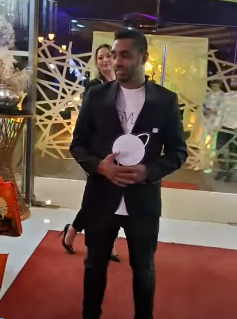 Bănel Nicoliță s-a afișat alături de iubita lui/ Sursa foto: Captură video Youtube