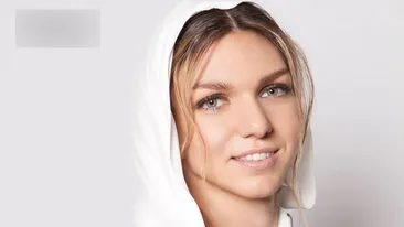 Simona Halep s-a pozat la piscină, la o zi după ce a revenit în țară! Cum arată în costum de baie