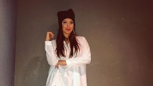 Betty Salam a pierdut lupta cu kilogramele, dar nu renunţă la ţinutele cu „vedere” la buric